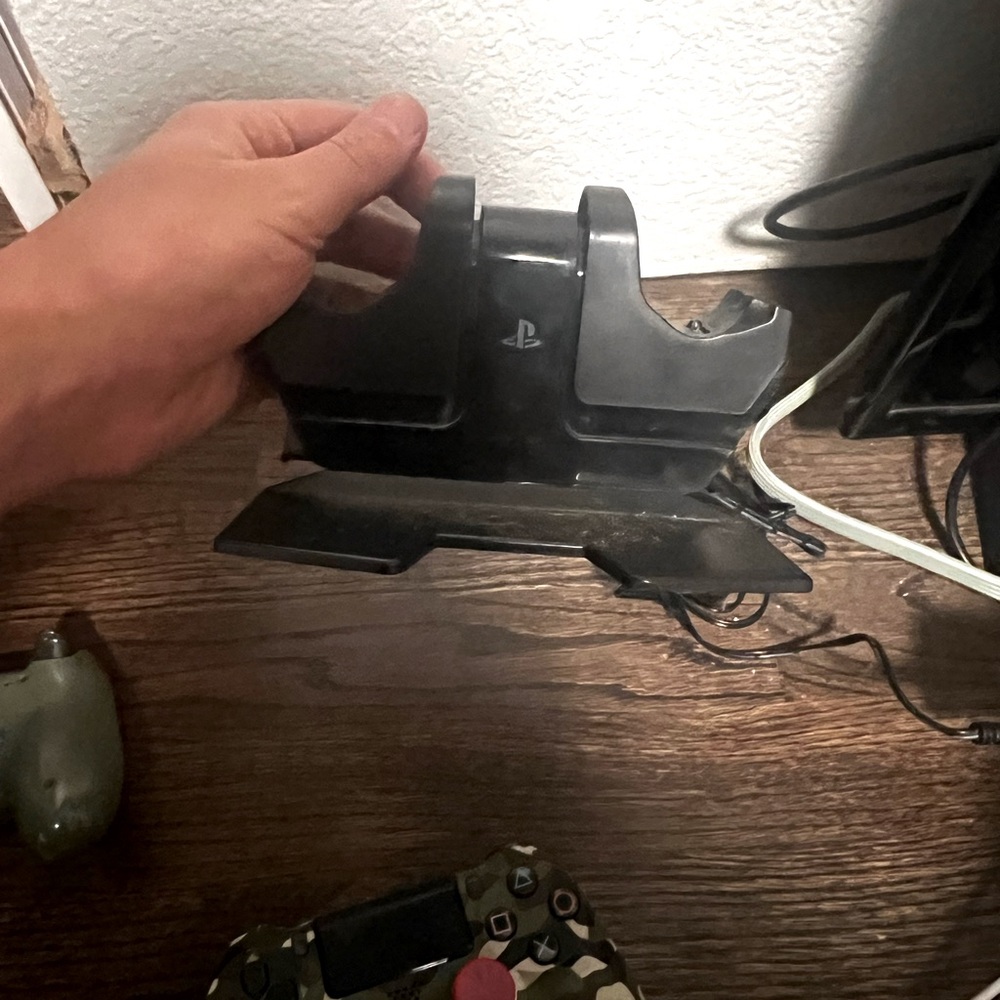 Camo ps4, 2 controllers, and 1 controller charging station, cables to connect tv
